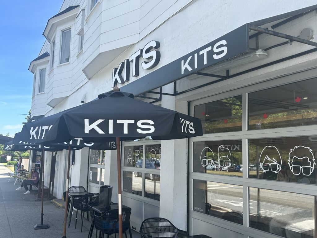 키치라노에 있는 특이한 카페 Kits Cafe & Eyeware
