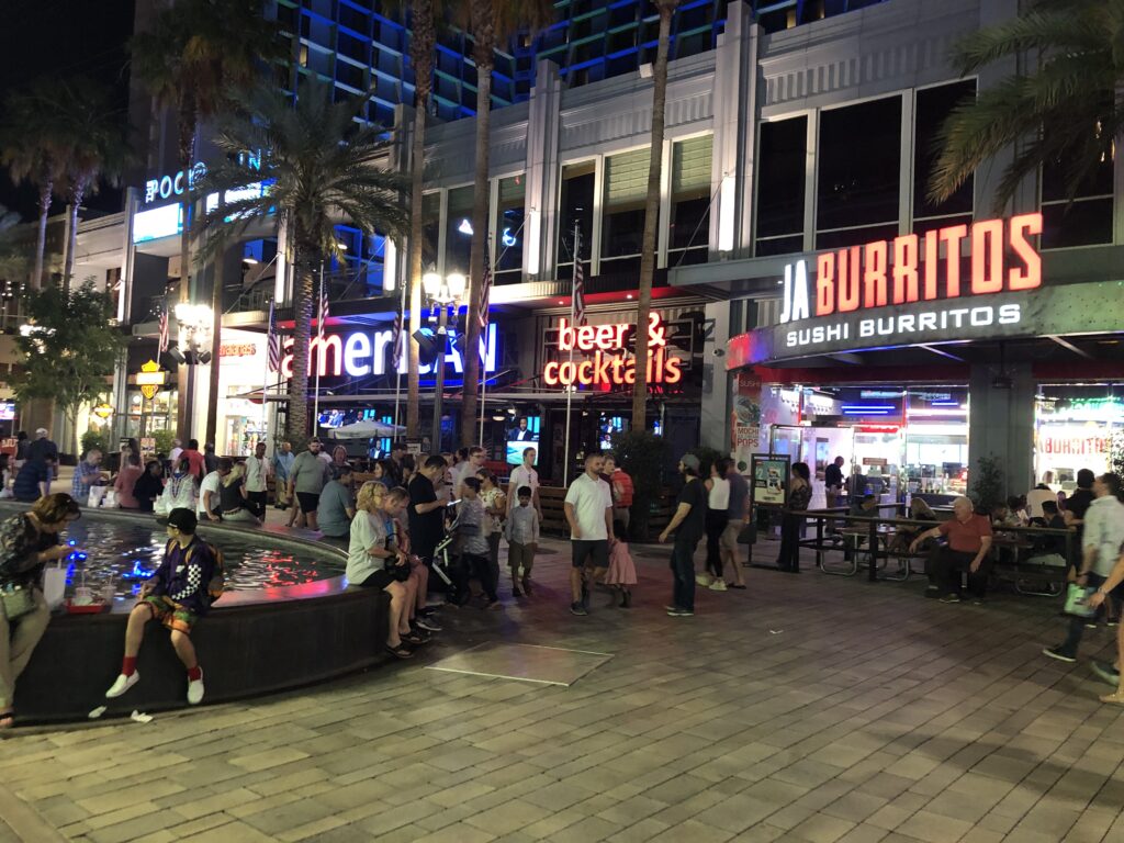 2019년 6월에 방문했던 LINQ Promenade의 밤