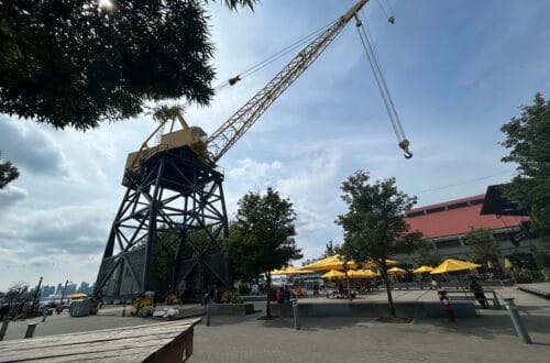 더 십야드(The Shipyards)의 퇴역 크레인