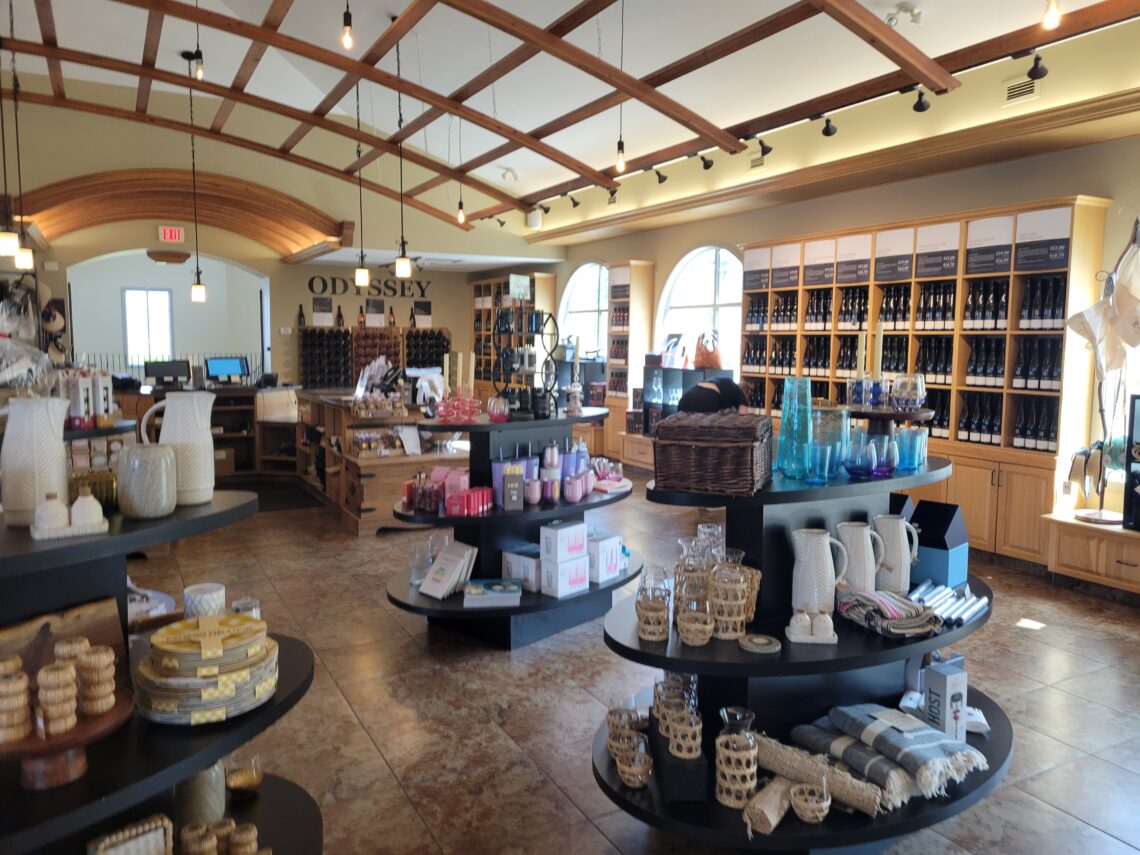 그레이 몽크 와이너리 샵, Gray Monk Winery Shop