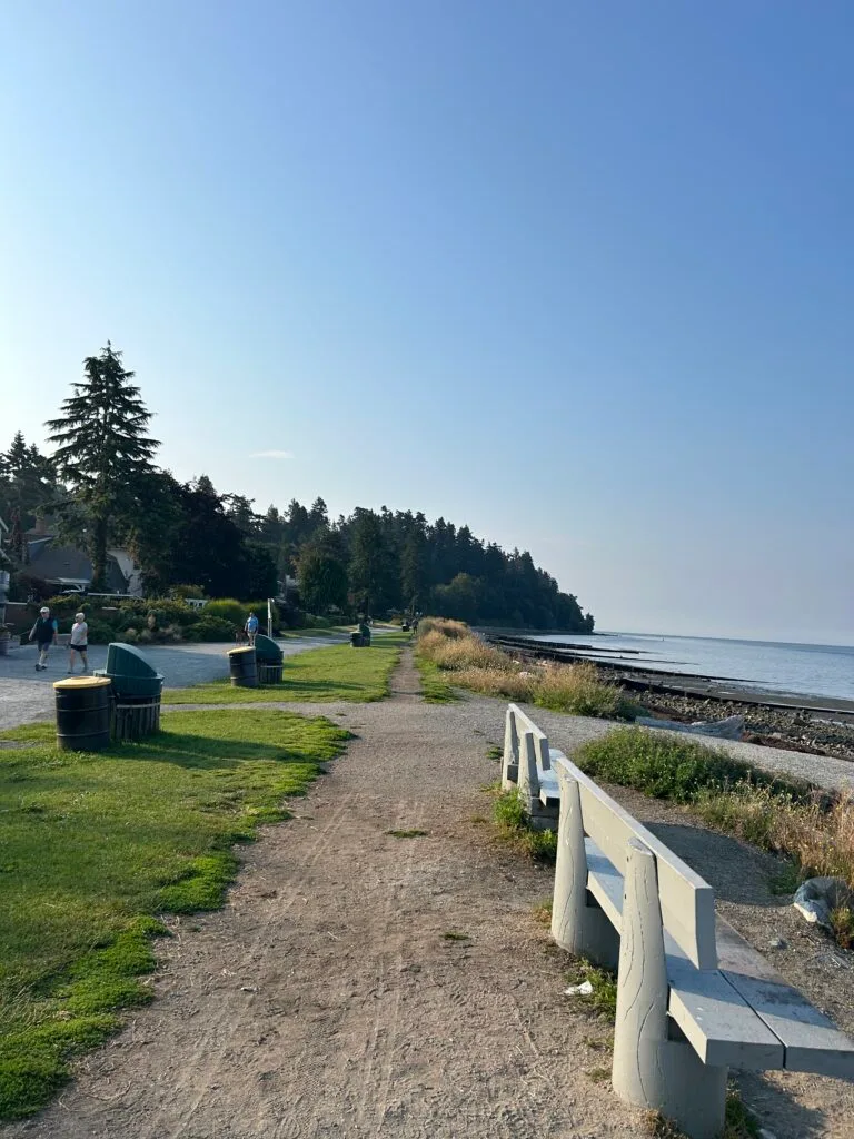 크레센트 비치(Crescent Beach)의 산책길