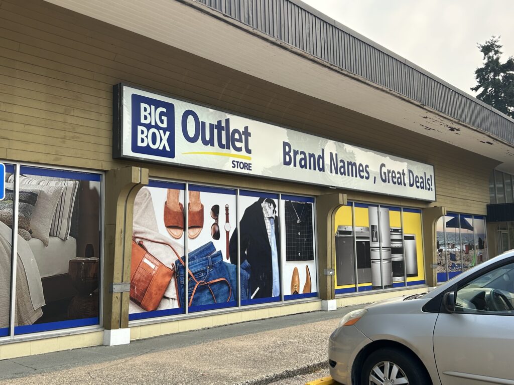 빅 박스 아웃렛 (Big Box Outlet) 코퀴틀람