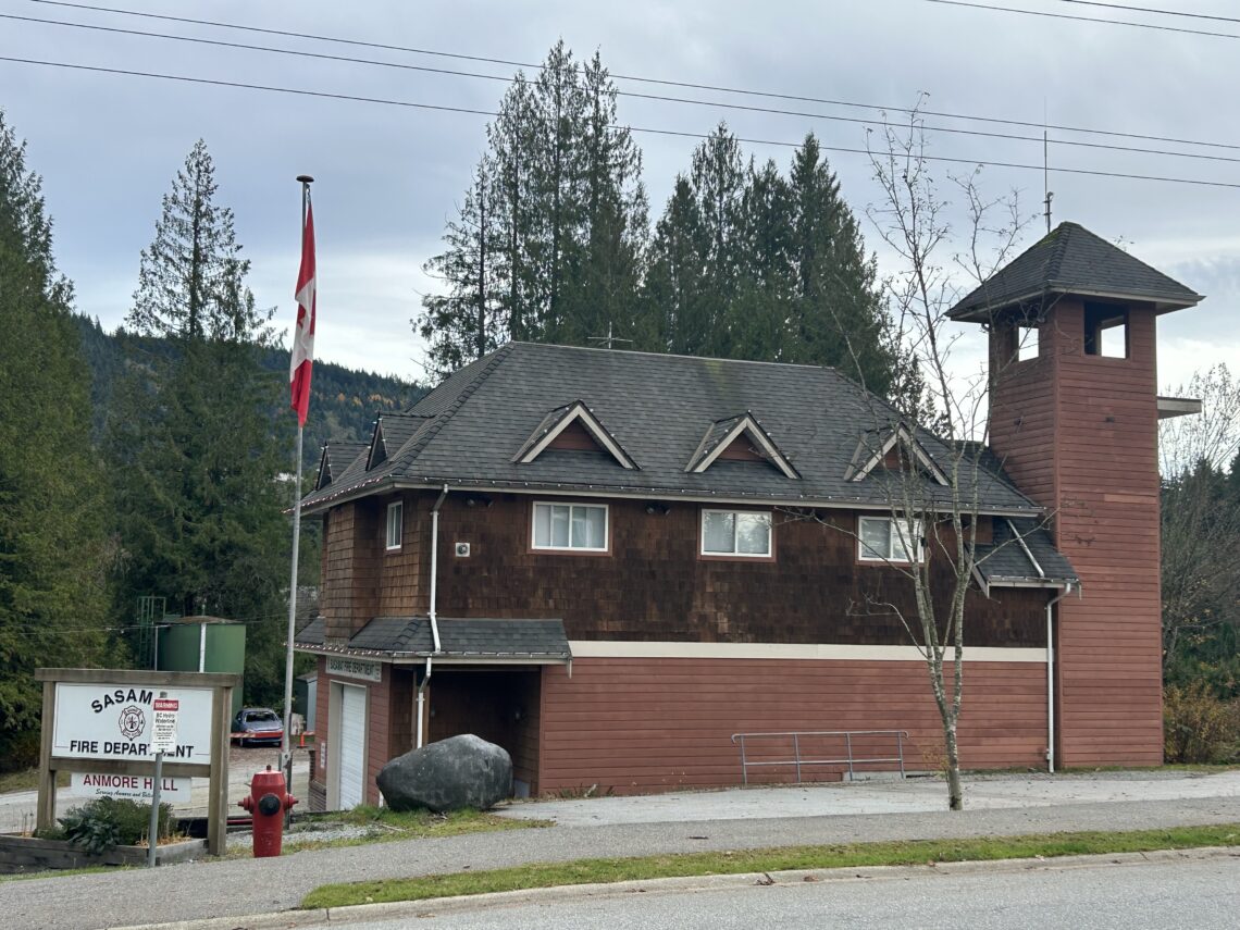 Buntzen Lake 가는 길에 예쁜 소방서