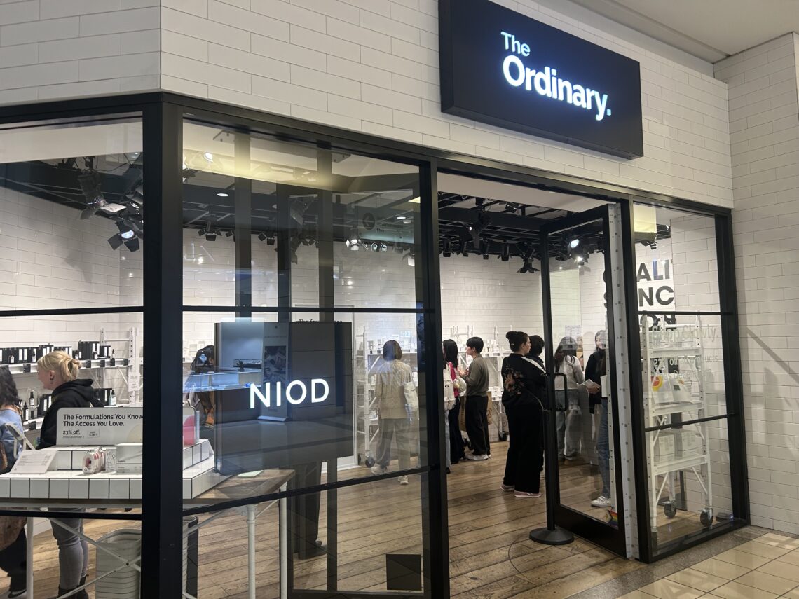 메트로타운의 The Ordinary 화장품 샾
