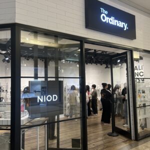 메트로타운의 The Ordinary 화장품 샾