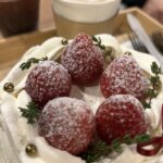 코퀴틀람의 추천 카페, Cafe Dorothy의 스트로베리쇼트 케이크