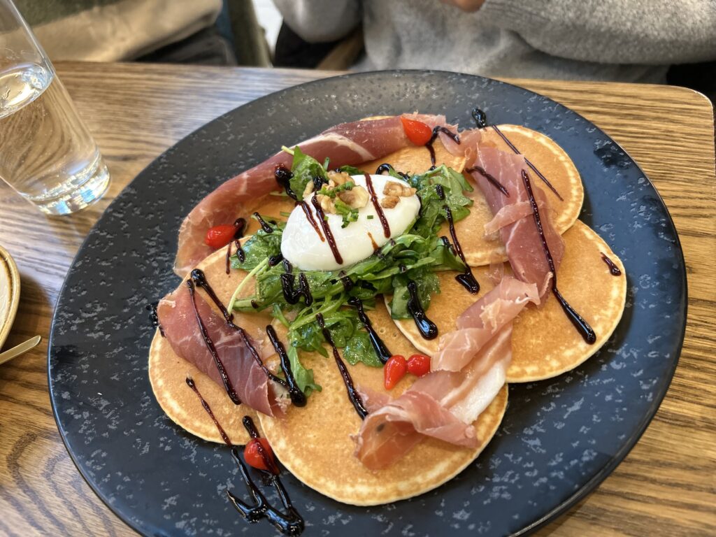 써리 카페, Combine Cafe & Bar의 팬케이크