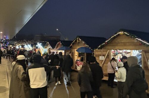 십야드 크리스마스 마켓의 아름다운 장식들