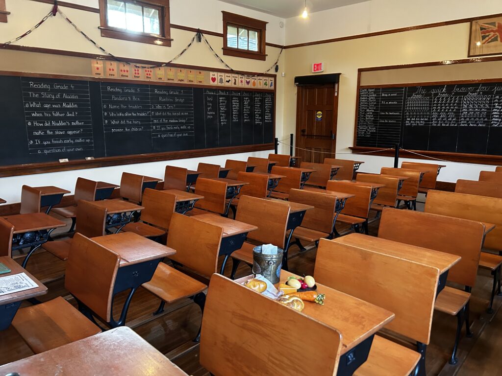 버나비 빌리지 뮤지엄의 학교 내부