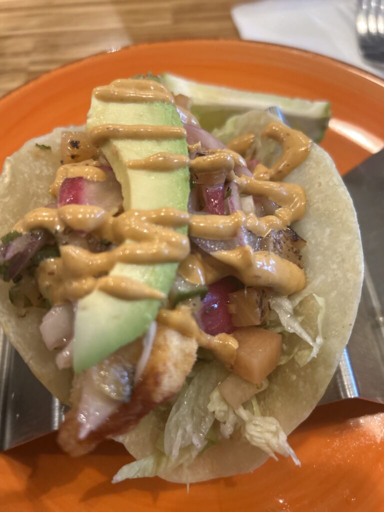 다인 아웃 3코스 중 메인 요리 피시 타코