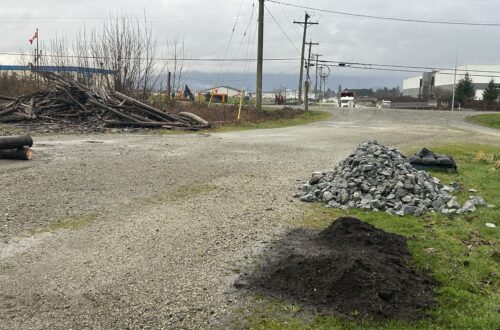 돌무더기, 흙 무더기 그리고 나무 무더기