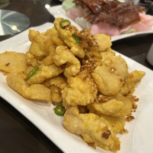 버퀴틀람의 그랜드 시즌 식당의 대구튀김