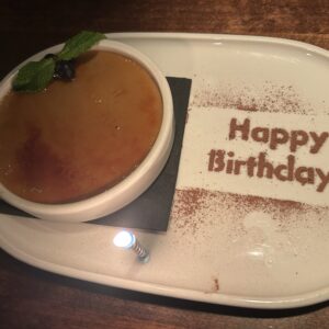 생일에 받은 캑터스 클럽(Cactus Club Cafe)의 크림뷔릴레