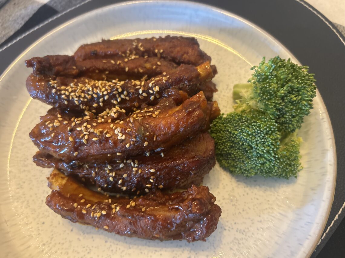 간단한 식탁 메뉴 돼지고기 등갈비찜