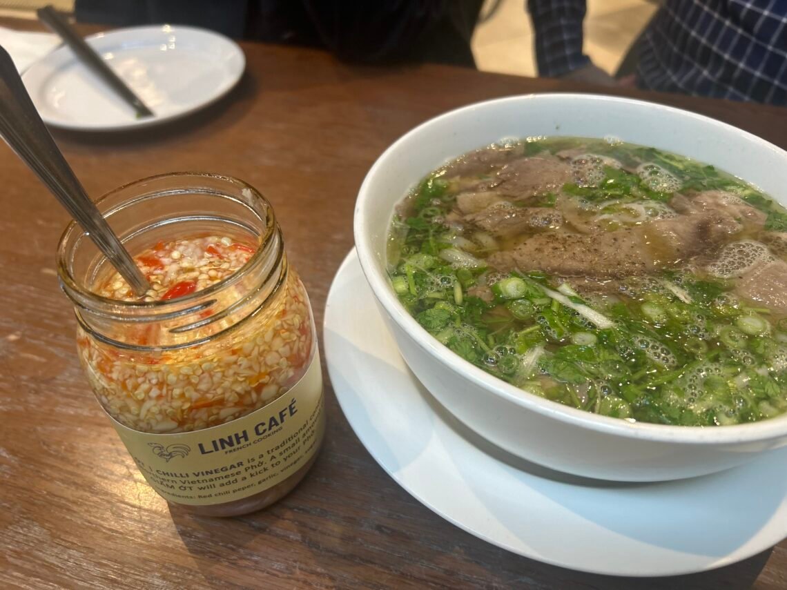밴쿠버 맛집, 프랑스와 베트남 퓨전 요리의 맛집, Linh Cafe