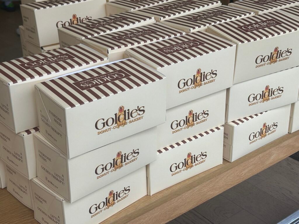 벤쿠버 웨스트 4 스트리트에 오픈한 Goldie's Donuts