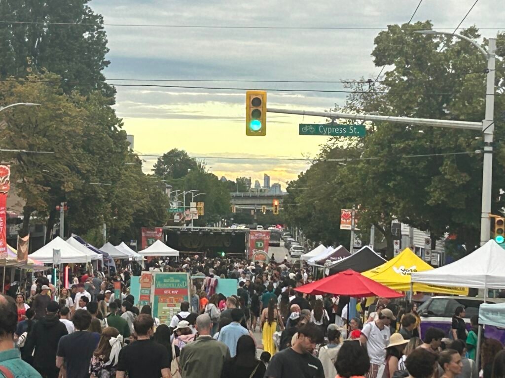 키칠라노 스트리트 파티(Khatsahlano Street Party) 인파