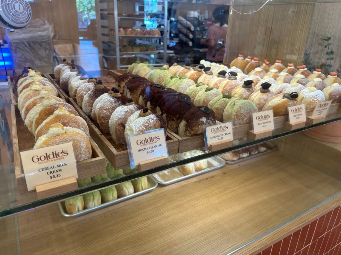 골디스 도넛(Goldie's Donut)이 포트 코퀴틀람에도 생겼어요!