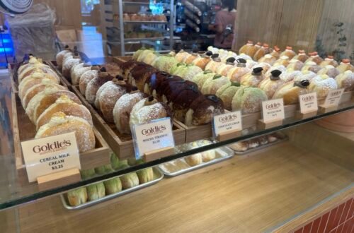 골디스 도넛(Goldie's Donut)이 포트 코퀴틀람에도 생겼어요!